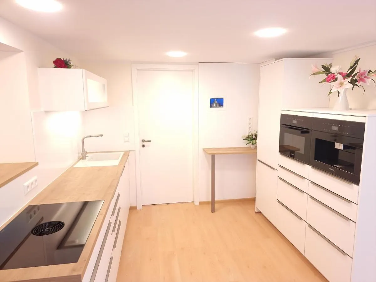 Liebevoll Eingerichtetes Haus Mit Grossem Garten In Dresden - Telefonnummer Und Video Unter Www Fhvn De Casa de Férias