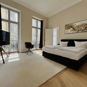 Luxury / 3-raum-suite An Der Frauenkirche / 2 Apartment